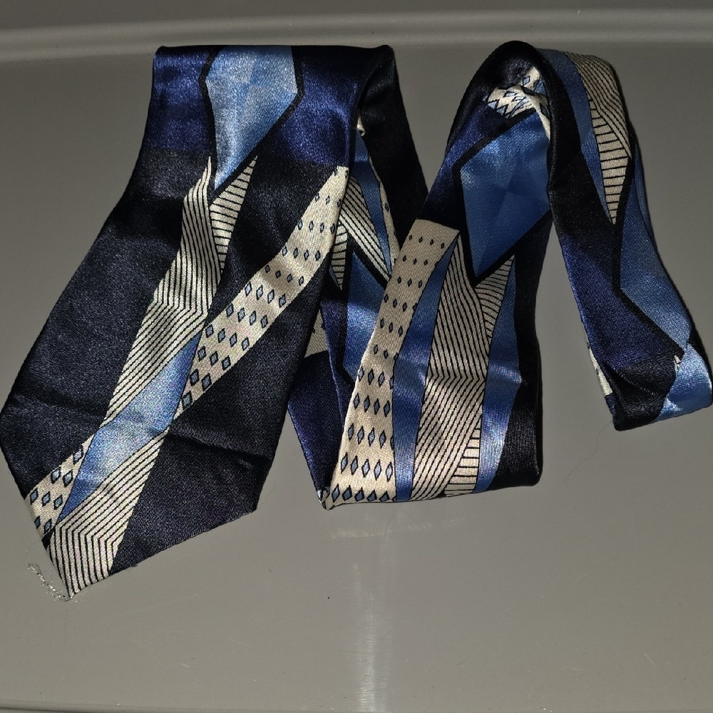 (J28) Milano Moda Blue and Black Patterned Tie